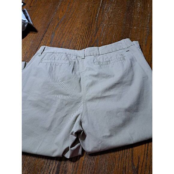 Size 16W Izod Saltwater Chino Khaki Tan Cotton Capri Casual Pants with Pockets - Picture 4 of 5